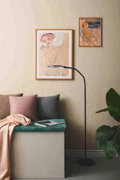 Halo Design Magni Gulvlampe H 130 cm - Metal - Sort