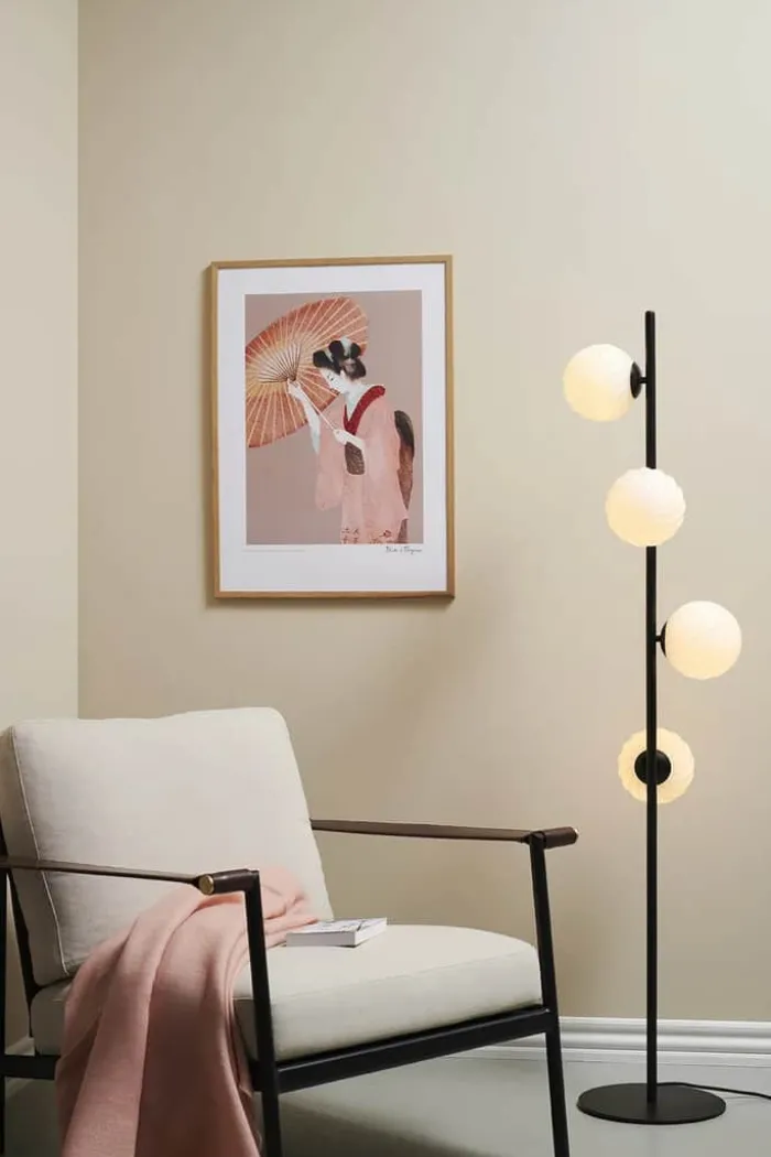 Halo Design Twist Gulvlampe - 4 lamper H 150 cm - G9 - Opal/sort