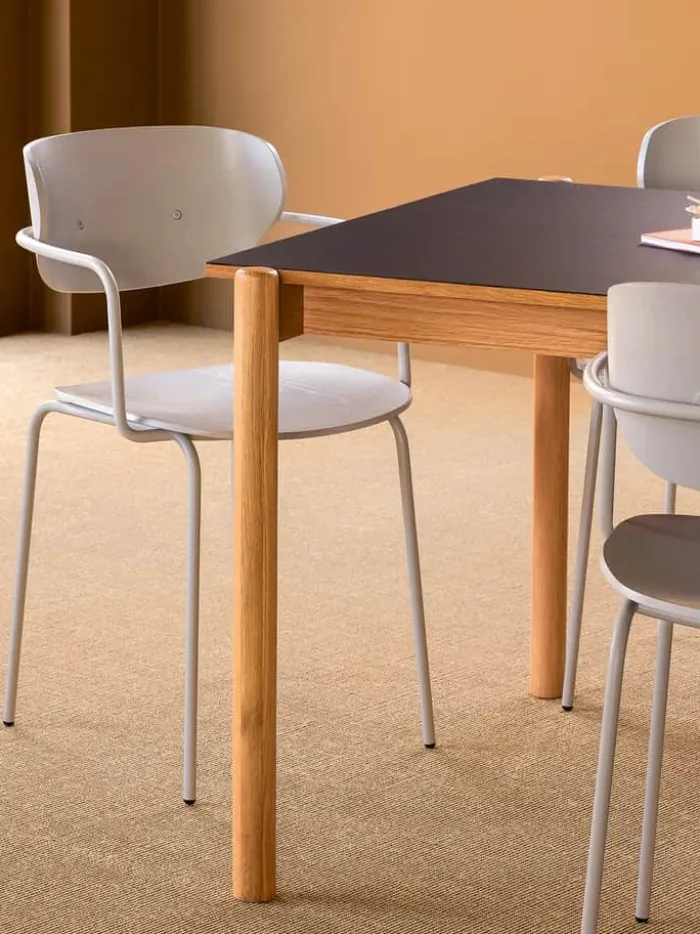 Hübsch Arch Spisebordsstol - 2 stk. H 81 x B 50 x L 48 cm - Askfiner/jern - Lysegrå