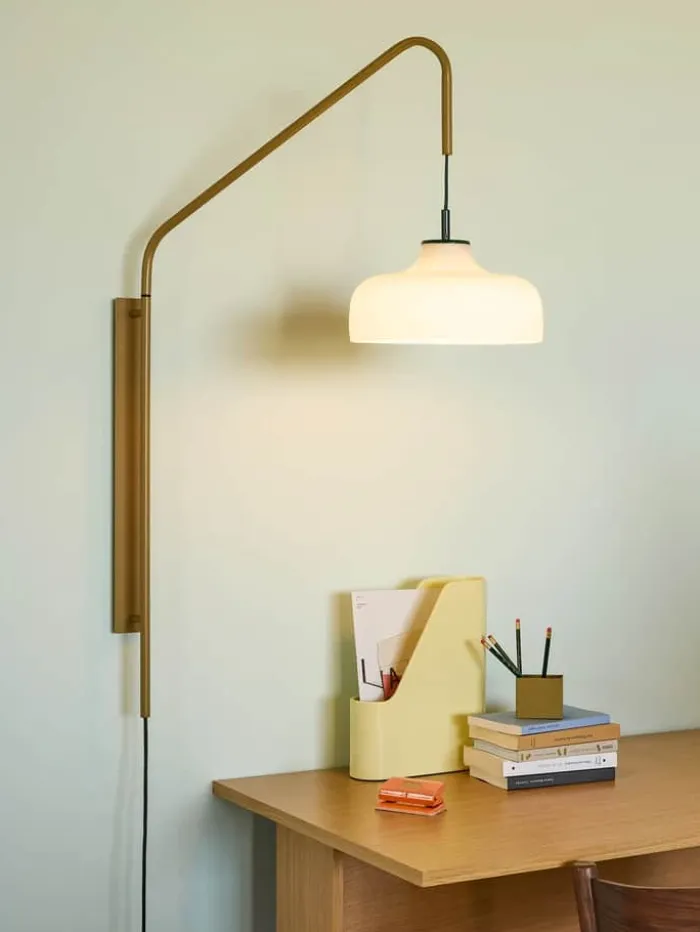 Hübsch Current Væglampe H 111 cm - Glas/jern - Khaki/hvid