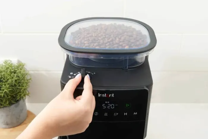 Instant Bean to Cup Kaffemaskine 10 kopper - 24 timers programmerbarhed - 5 kværnindstillinger
