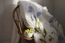 Juna Hammershøi Summer Sengetøj B 140 x L 200 cm - Økologisk bomuld - Forglemmigej