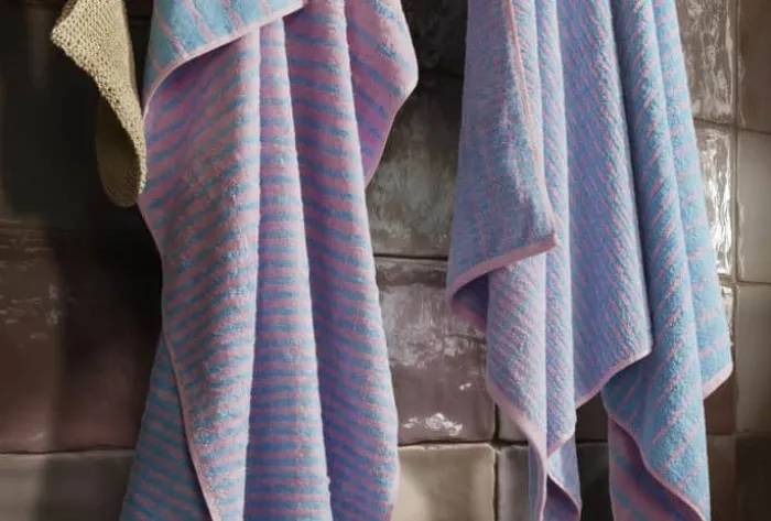 Juna Nuance Håndklæde B 70 x L 140 cm - Bambusbomuld - Blå/rosa