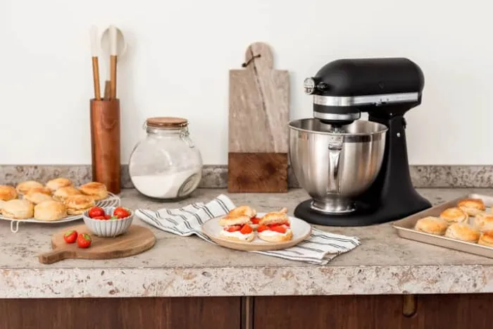 KitchenAid Artisan Røremaskine 5KSM175PSEBK 4,8 liter - Inkl. 5 ekstra dele - 10 hastigheder