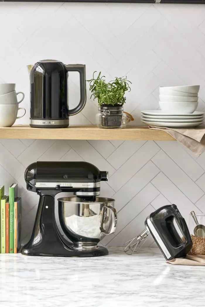 KitchenAid Artisan Røremaskine 5KSM125EOB 4,8 liter - 10 hastigheder - Inkl. tilbehør