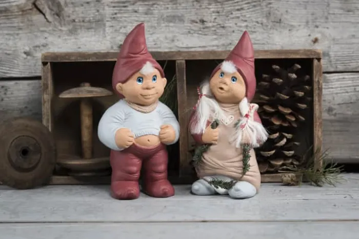 Klarborg Nisse - Trine H 19 cm - Keramik - Rød/ Grå