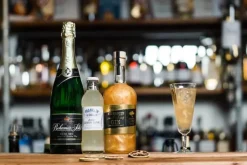 Knaplund Nytårsgin - Sweet Citrus med guldglimmer 500 ml - 37,5% - Med smag af citrusfrugter og balanceret sødme