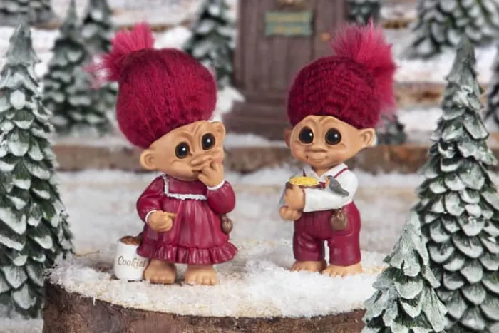 Lykketrold Familien Grandam - Kusine H 13 cm - Specialkeramik - Rød
