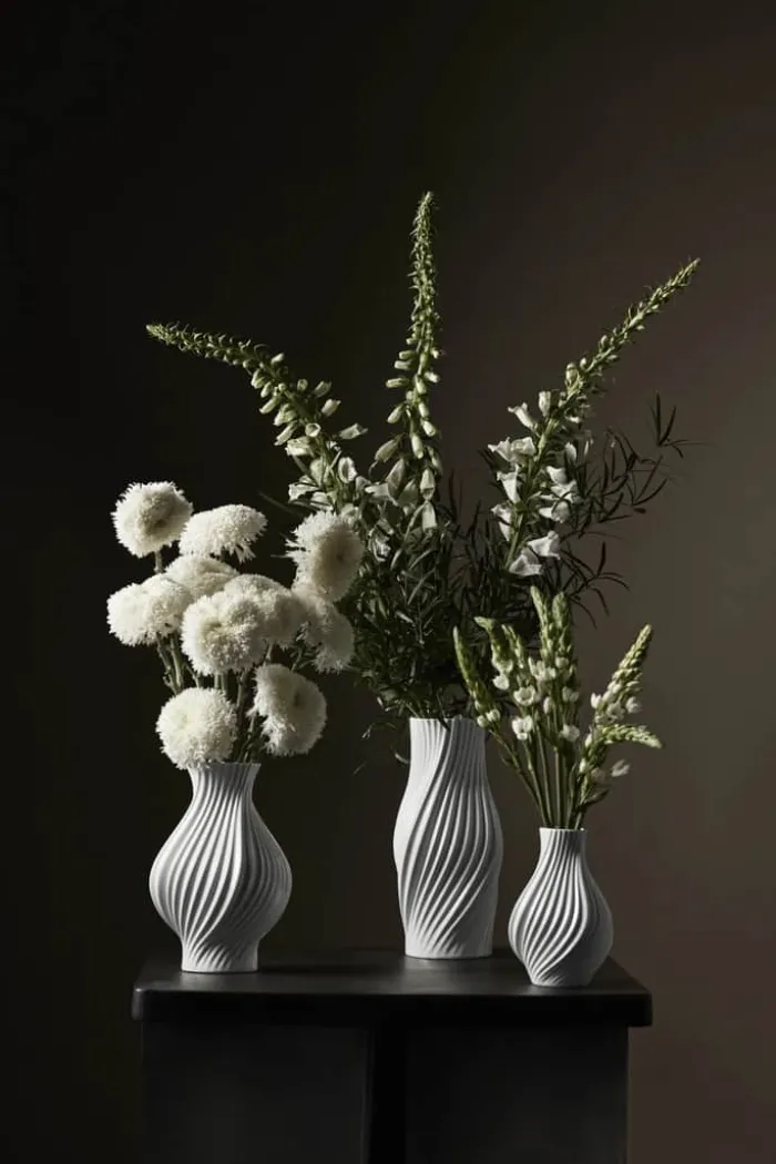 Lyngby Porcelæn Twist Vase H 18 cm - Porcelæn - Hvid