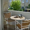 Mandalay Marguerit Cafébord H 68 x Ø 70 cm - Teaktræ/aluminium - Hvid