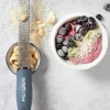 Microplane Premium Classic Rivejern L 32 cm - Rustfrit stål/plastik - Denimblå