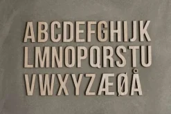 Minifabrikken Bogstav - C H 10 x B 5,5 x D 0,5 cm - Lys eg