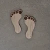 Minifabrikken Piktogram - Fodspor H 9,7 x B 5,7 x D 0,5 cm - Lys eg