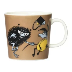 Moomin Arabia Krus - Stinky i aktion 30 cl - Vitroporcelæn - Brun