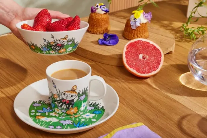 Moomin Arabia Skål - Lille My på engen Ø 15 cm - Vitroporcelæn - Multifarvet