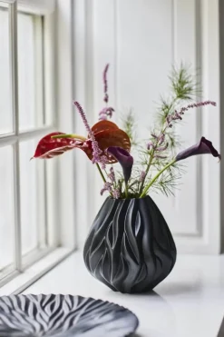 Morsø Flame Vase H 19 cm - Porcelæn - Sort