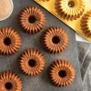 Nordic Ware Brilliance Bundlette Donutform Til 6 stk. - Aluminium - Guldfarvet