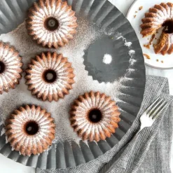 Nordic Ware Brilliance Bundlette Donutform Til 6 stk. - Aluminium - Guldfarvet