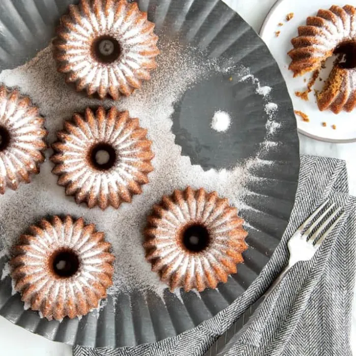 Nordic Ware Brilliance Bundlette Donutform Til 6 stk. - Aluminium - Guldfarvet