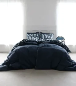 omhu x Mads Barfod Edge Sengetøj B 140 x L 200 cm - Bomuld - Ocean
