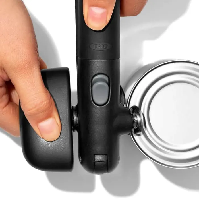 OXO Dåseåbner Med praktisk magnet i bunden af grebet