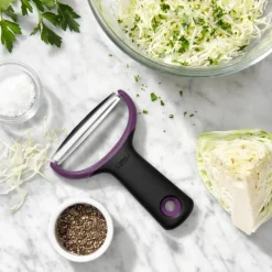 OXO Good Grips Grøntsagsskræller L 20,6 cm - Rustfrit stål/gummi - Sort/lilla