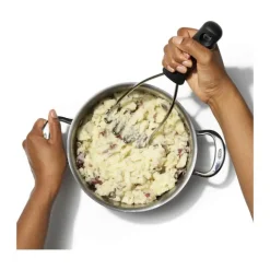 OXO Good Grips Kartoffelstamper Non-slip håndtag - Sort