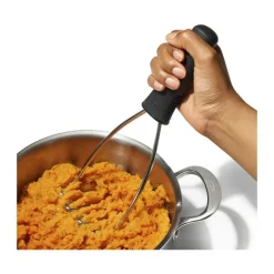 OXO Good Grips Kartoffelstamper Non-slip håndtag - Sort