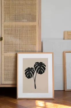 Poster&Frame Plakat - Monstera Deliciosa B 30 x L 40 cm - Papir - Beige