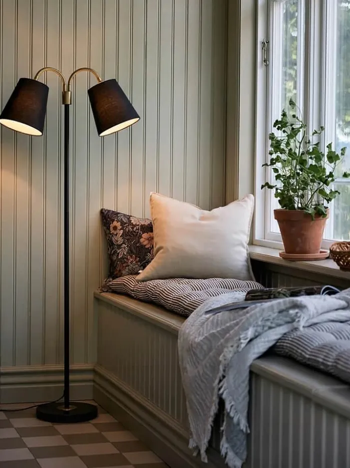 PR Home Amy Gulvlampe H 150 cm - Metal - Sort