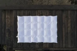 Quilts of Denmark Femø Helårsdyne B 140 x L 220 cm - Moskusdun - Bæreevne: 725 CUIN