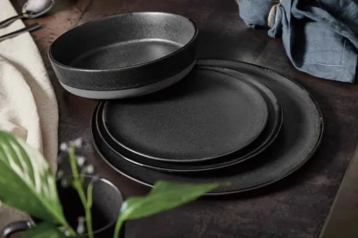 RAW by Aida Frokosttallerken Ø 23 cm - Stentøj - Titanium Black