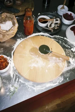 Rosendahl Grand Cru Pizza board og skærer Ø 35 cm - Bøgetræ/rustfrit stål
