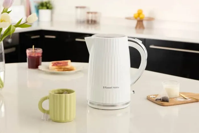 Russell Hobbs Eden Elkedel 1,7 liter - 2400 Watt - Hvid