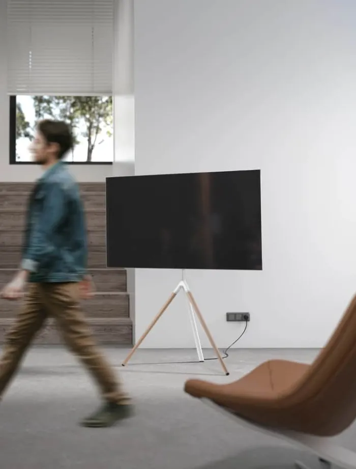 SINOX Tripod gulvstand Passer til TV fra 45"- 65" - Lyst træ/hvid