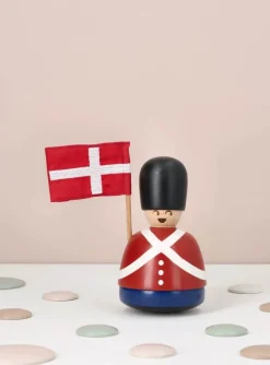Spring Copenhagen Figur - Big Guardy Garder H 12 cm - Certificeret bøgetræ