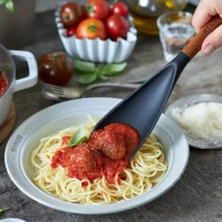Staub Multiske L 30 cm - Silikone/akacietræ - Sort