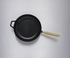 Staub Stegepande Ø 28 cm - Støbejern - Sort/Messing