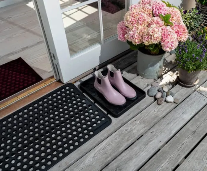 Tica Copenhagen Dot Dørmåtte B 45 x L 75 cm - Gummi - Sort