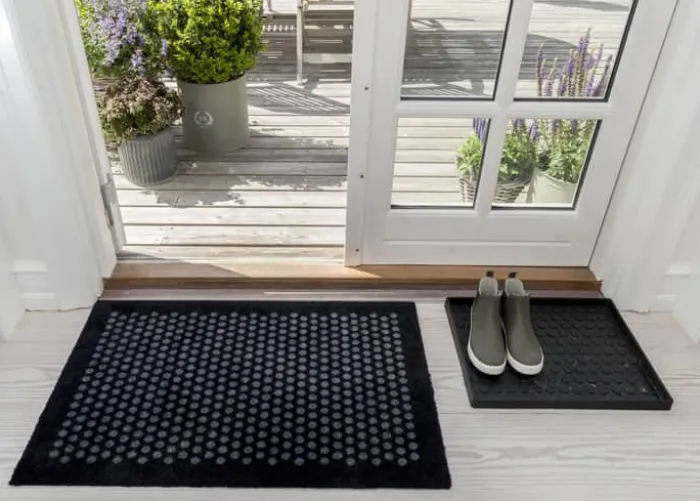 Tica Copenhagen Dot Skobakke B 38 x L 48 cm - Gummi - Sort