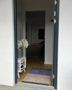 Tica Copenhagen Stripes Horisontal Gulvtæppe B 67 x L 120 cm - Polyamid/vinyl -Grøn/ivory/lilla