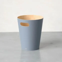 Umbra Woodrow Papirkurv H 28 x Ø 23 cm - Træ - Blå