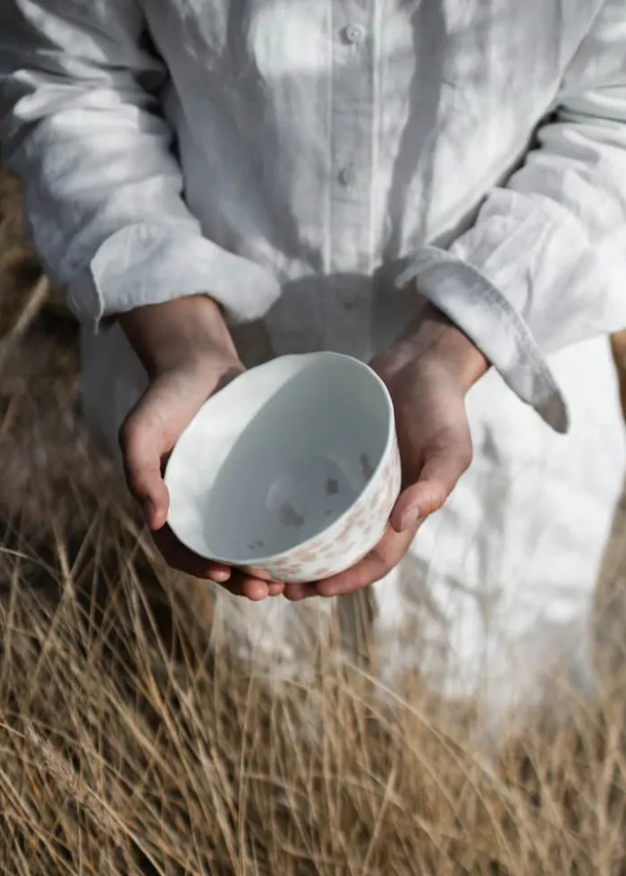 Wik & Walsøe Slåpeblom Skål Ø 14 cm - Benporcelæn - Hvid/rosa
