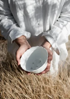 Wik & Walsøe Slåpeblom Skål Ø 14 cm - Benporcelæn - Hvid/varmgrå