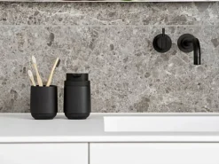 Zone Time Tandbørstekrus H 9,8 cm - Beton/ABS plastik - Sort