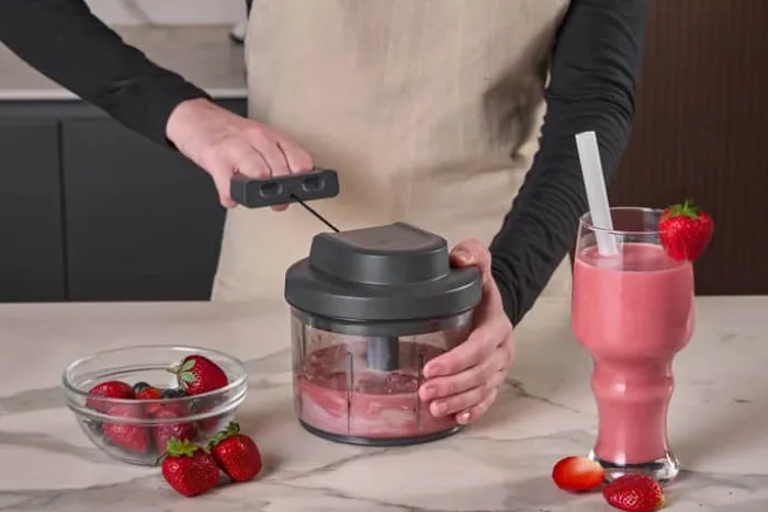 Zyliss Easy Pull Foodprocessor B 13,4 x L 14,1 cm - Japansk stål/ABS plastik - Grå
